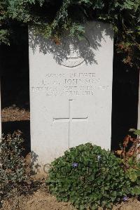 Le Cateau Military Cemetery - Johnson, E A