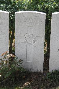 Le Cateau Military Cemetery - Jones, Victor Ambrose