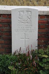 Le Cateau Military Cemetery - Lawes, V J
