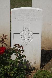 Le Cateau Military Cemetery - Lidster, W