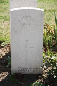 Le Cateau Military Cemetery - Marshall, J