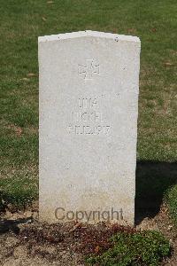 Le Cateau Military Cemetery - Nickel, Lina