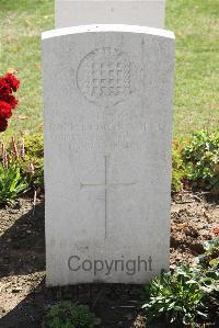 Le Cateau Military Cemetery - Noble, Ralph Edgar