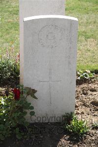 Le Cateau Military Cemetery - Olorenshaw, Sydney Harold