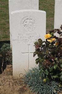 Le Cateau Military Cemetery - Overfield, J A
