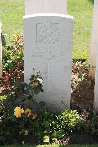 Le Cateau Military Cemetery - Parmenter, W