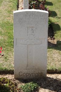 Le Cateau Military Cemetery - Patterson, Kenneth S.