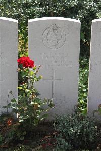 Le Cateau Military Cemetery - Payne, John Robert