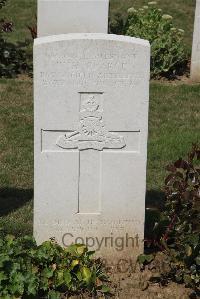 Le Cateau Military Cemetery - Pearce, Walter Harry