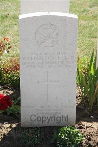 Le Cateau Military Cemetery - Peirce, William Alec