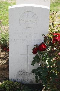 Le Cateau Military Cemetery - Pendry, W