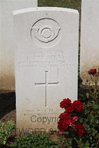 Le Cateau Military Cemetery - Priestley, Leonard