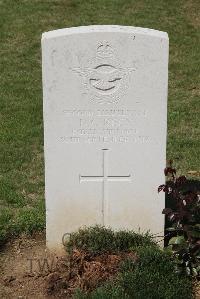 Le Cateau Military Cemetery - Rees, D C