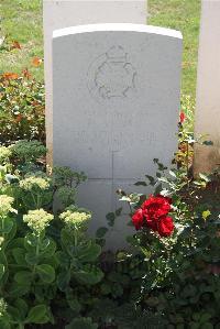 Le Cateau Military Cemetery - Regan, H