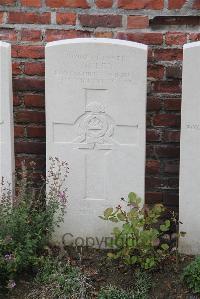 Le Cateau Military Cemetery - Riley, Smith
