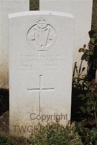 Le Cateau Military Cemetery - Rutherford, Henry Eustace