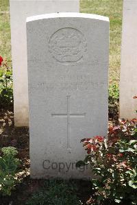 Le Cateau Military Cemetery - Shillum, E T