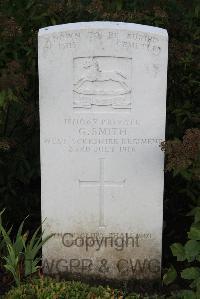 Le Cateau Military Cemetery - Smith, G