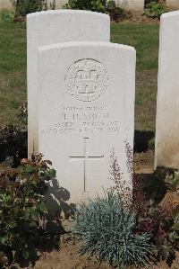Le Cateau Military Cemetery - Smith, L H