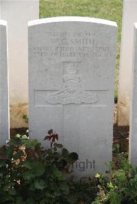 Le Cateau Military Cemetery - Smith, W C
