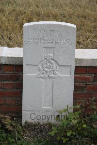 Le Cateau Military Cemetery - Stell, H