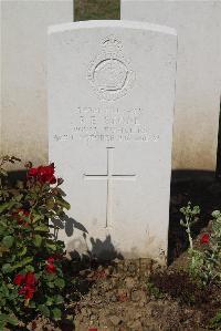 Le Cateau Military Cemetery - Stone, Roland Edward