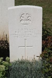 Le Cateau Military Cemetery - Thomas, Edward Herd