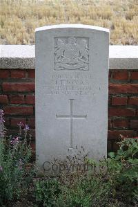 Le Cateau Military Cemetery - Thomas, J