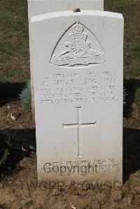 Le Cateau Military Cemetery - Thorp, Austin