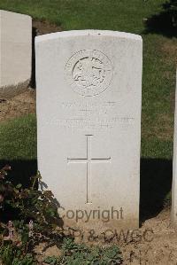 Le Cateau Military Cemetery - Tinker, A