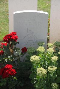 Le Cateau Military Cemetery - Todd, J