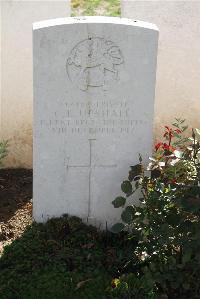 Le Cateau Military Cemetery - Upshall, C E