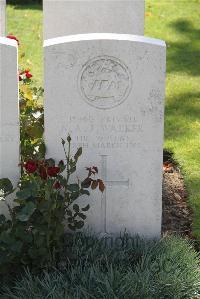 Le Cateau Military Cemetery - Walker, N A J