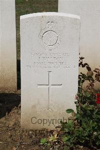 Le Cateau Military Cemetery - Walton, John