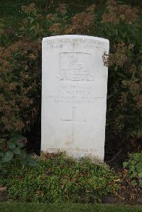 Le Cateau Military Cemetery - Warren, F