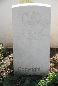 Le Cateau Military Cemetery - Wedlake, C C