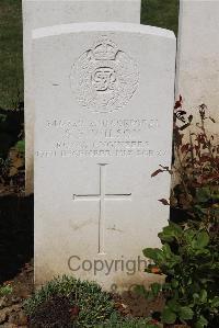Le Cateau Military Cemetery - Wilson, S F