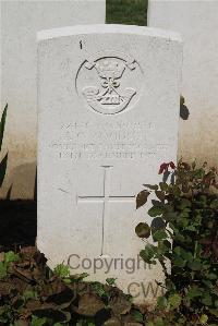 Le Cateau Military Cemetery - Woodman, A C