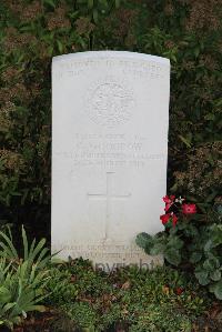 Le Cateau Military Cemetery - Woodrow, C