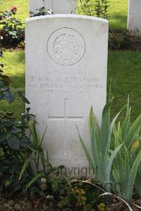 Niederzwehren Cemetery - Fairful, Victor Albert