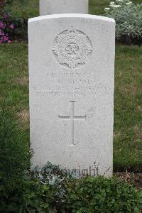 Hanover War Cemetery - Adams, Thomas George