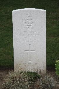 Hanover War Cemetery - Adamson, William Thompson