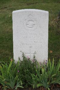 Hanover War Cemetery - Burgess, Cornelius