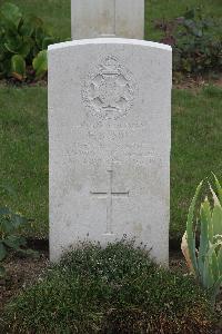 Hanover War Cemetery - Busby, Frederick