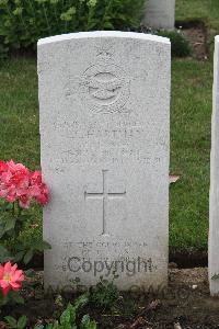 Hanover War Cemetery - Hartman, Lawrence Charles