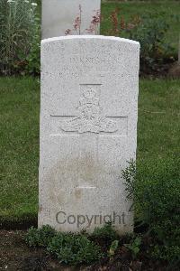 Hanover War Cemetery - Knight, Douglas