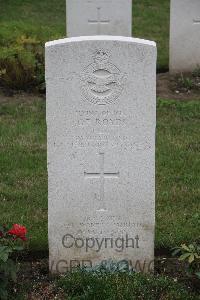 Hanover War Cemetery - Royds, Clement Fletcher