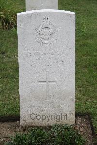 Hanover War Cemetery - Snowden, Arthur William