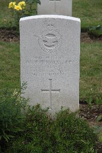 Hanover War Cemetery - Thomas, David Latimer Court