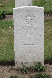 Hanover War Cemetery - Walker, John William